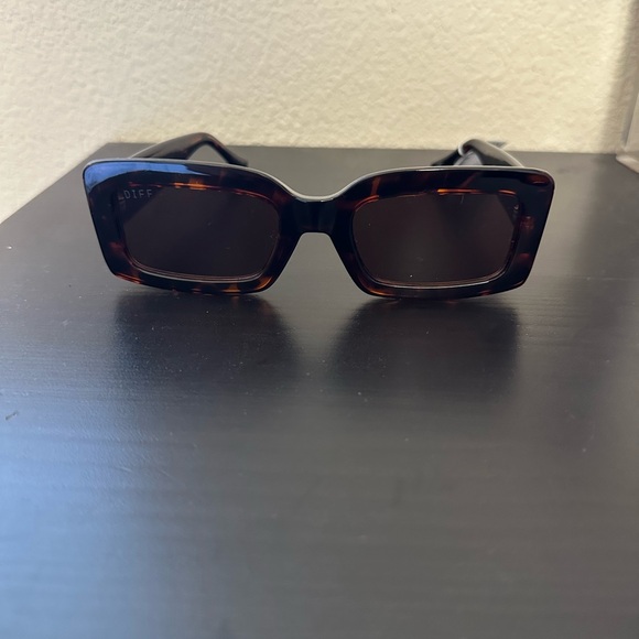Diff Sunglasses - Picture 4 of 9